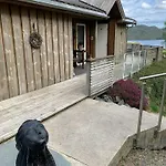 By The Fjord Med Gronsfjord
